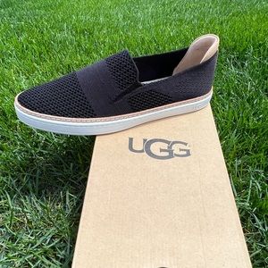 Sporty & Charming Brand New Women’s Black UGG Loafer-Size 9.